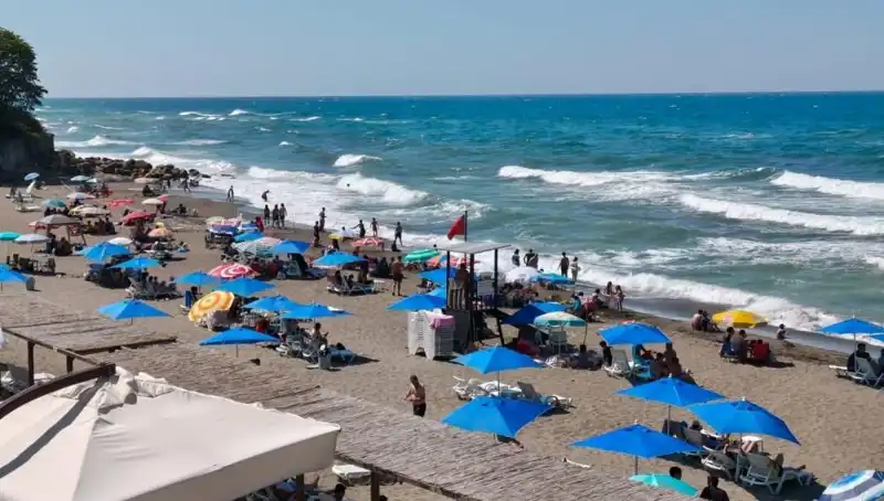 Akçakoca’da Deniz Yasağı İlan Edildi: Sebep Nedir?