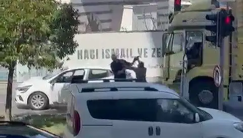 İstanbul Trafiğinde Şok Edici Olay: Çekiçli Saldırı Nedenleri ve Sonuçları
