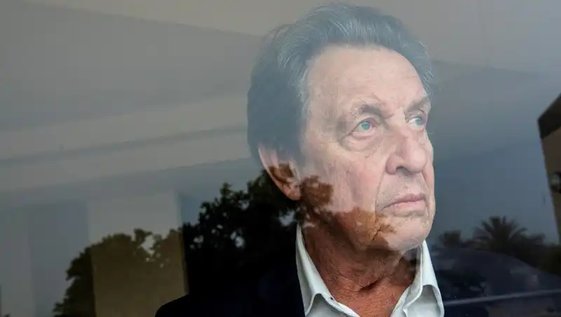 Elon Musk’ın Babasından Şok Edici İtiraf: İşlediği Cinayetler ve Büyücülük Planları