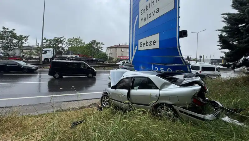 Trafik Levzasına Çarpan Araçta Bir Yaralı: Olay Yeri Detayları
