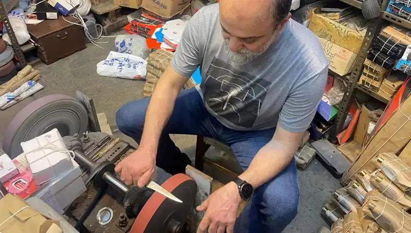 Enginar Bıçakçıları: Hasat Yoğunluğunda Geleneksel El Becerisi ve Alışkanlık