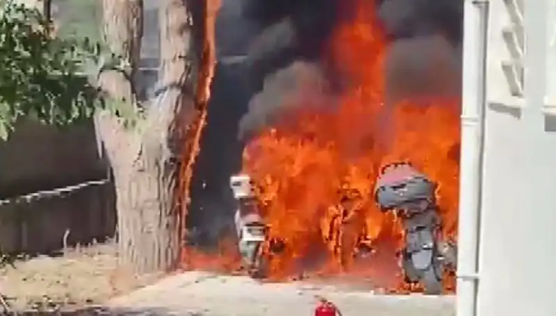 Park Halindeki Altı Motosiklet Alev Alev Yandı: Olayın Detayları