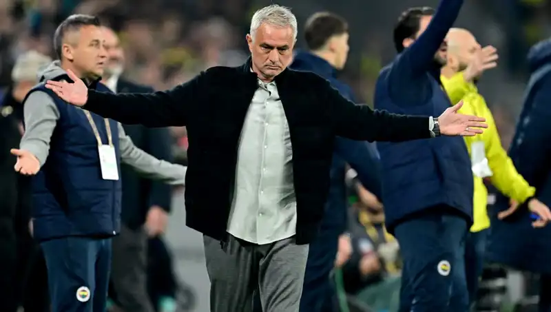 Mourinho'ya Gelen Tepkiler: "Modası Geçmiş Bir Figür Olmuş!"