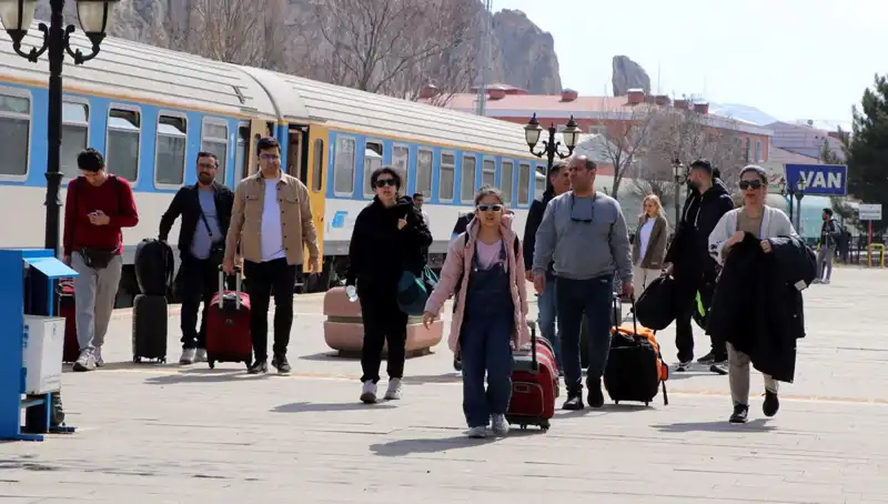 İranlı Turistlerin Nevruz'da Van'a Yoğun İlgi Gösterme Sebepleri