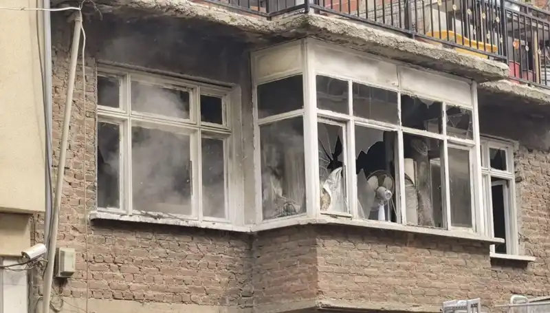 Bursa'da 2 Katlı Evde Yangın: Mahalleyi Korku Sardı