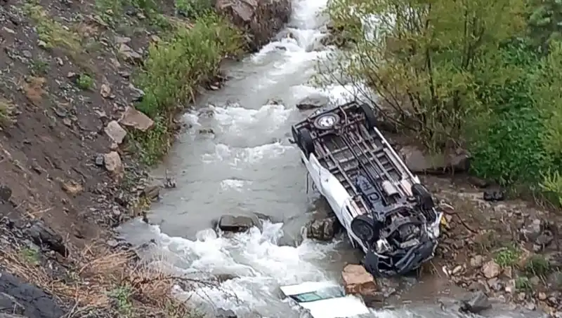 Hakkari'de İşçileri Taşıyan Minibüs Devrildi: Acı Kaza detayları!