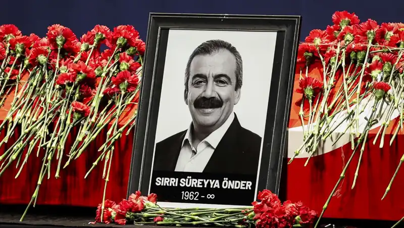 Meclis'te Sırrı Süreyya Önder Anması: Duygusal Anlar ve Hatıralar