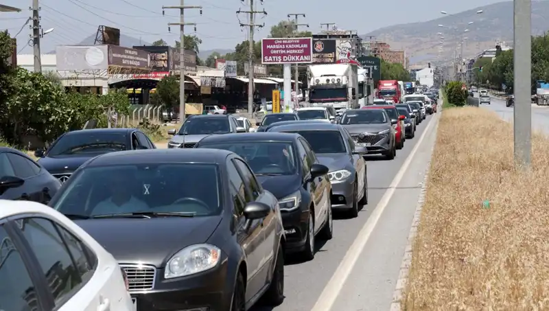Aydın ile Muğla Arasında Oluşan 60 Kilometrelik Araç Kuyruğu Nedenleri ve Sonuçları
