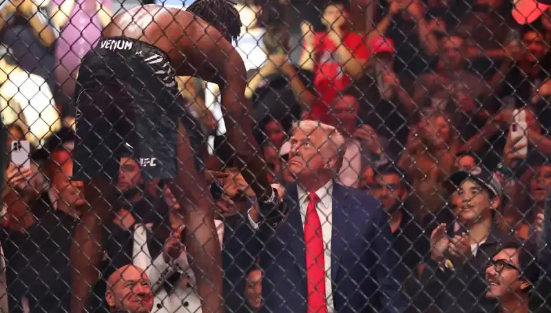 Trump'tan Nefes Kesen Hamle: Beyaz Saray Bahçesinde UFC Maçı Düzenleyecek!