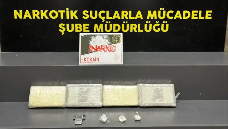 İzmir'de Tarihi Uyuşturucu Operasyonu: 5 Ton Narkotik Ele Geçirildi