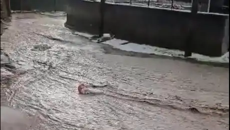 Sivas'ta Sıcak Havayı Donduran Yağışlar: Sel ve Dolu Felaketi