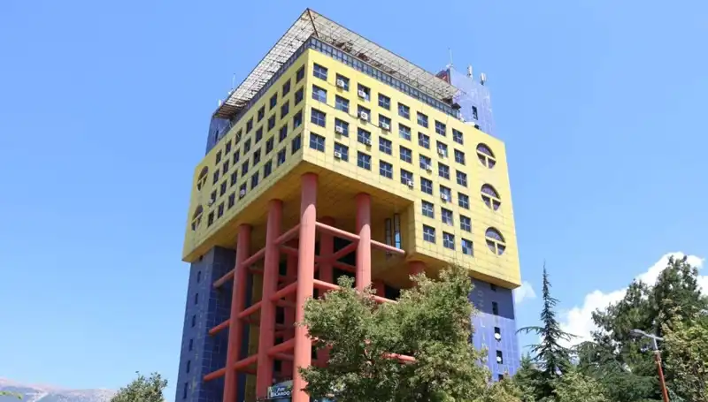 Dünyanın En Saçma Binasının Yerine Hayal Gücünü Zorlayacak Yeni Proje Başladı