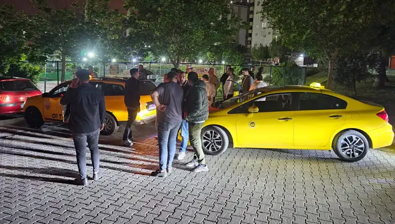 Adana'da Korsan Taksi Kavgası: Taksiciye Feci Dayak