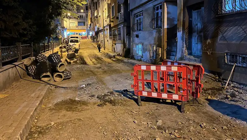 Bayrampaşa'da Altyapı Çalışmaları Sırasında Korkutan Patlama!