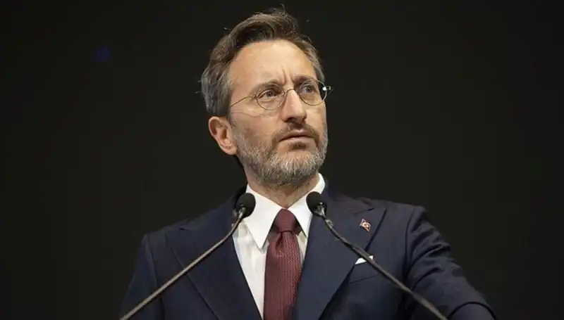 Fahrettin Altun'dan Özgür Özel’e Sert Yanıt: Siyasi Tartışmalar Tırmanıyor