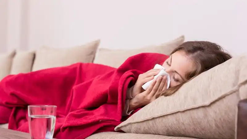 Sık Öksürük ve Burun Akıntısı? Bu 5 Vitamin Eksikliği Nedeni Olabilir!