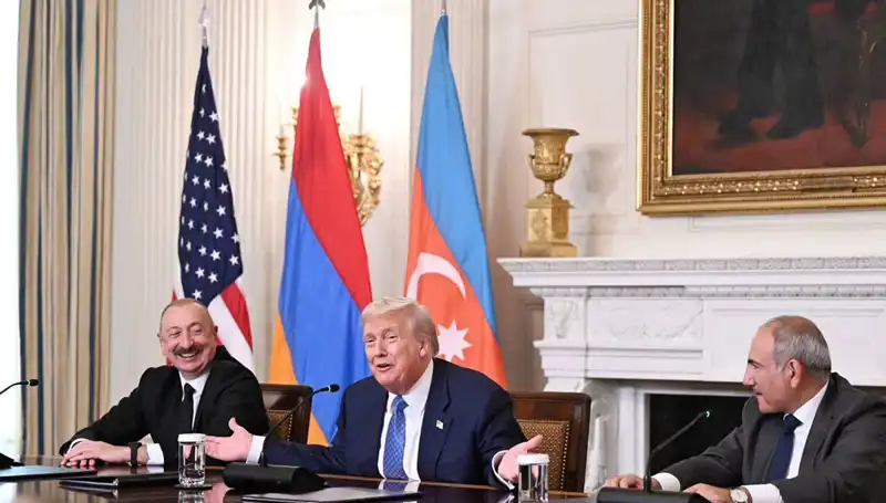 Aliyev'den Ermenistan’a Anayasa Çağrısı: Zaman Kaybetmeye Gerek Yok!